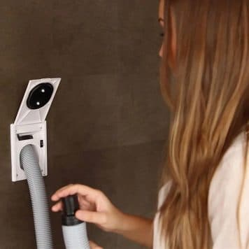 Hide-A-Hose slangesystem for inntrekk av slangen i veggen -  Med 9,3m slange uten slangetrekk